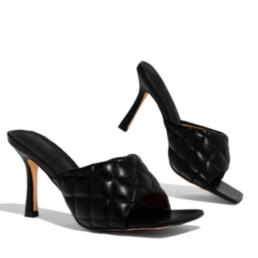 !! NEW !! SQUARE TOE Quilted Mules in Black - Picture 3 of 11